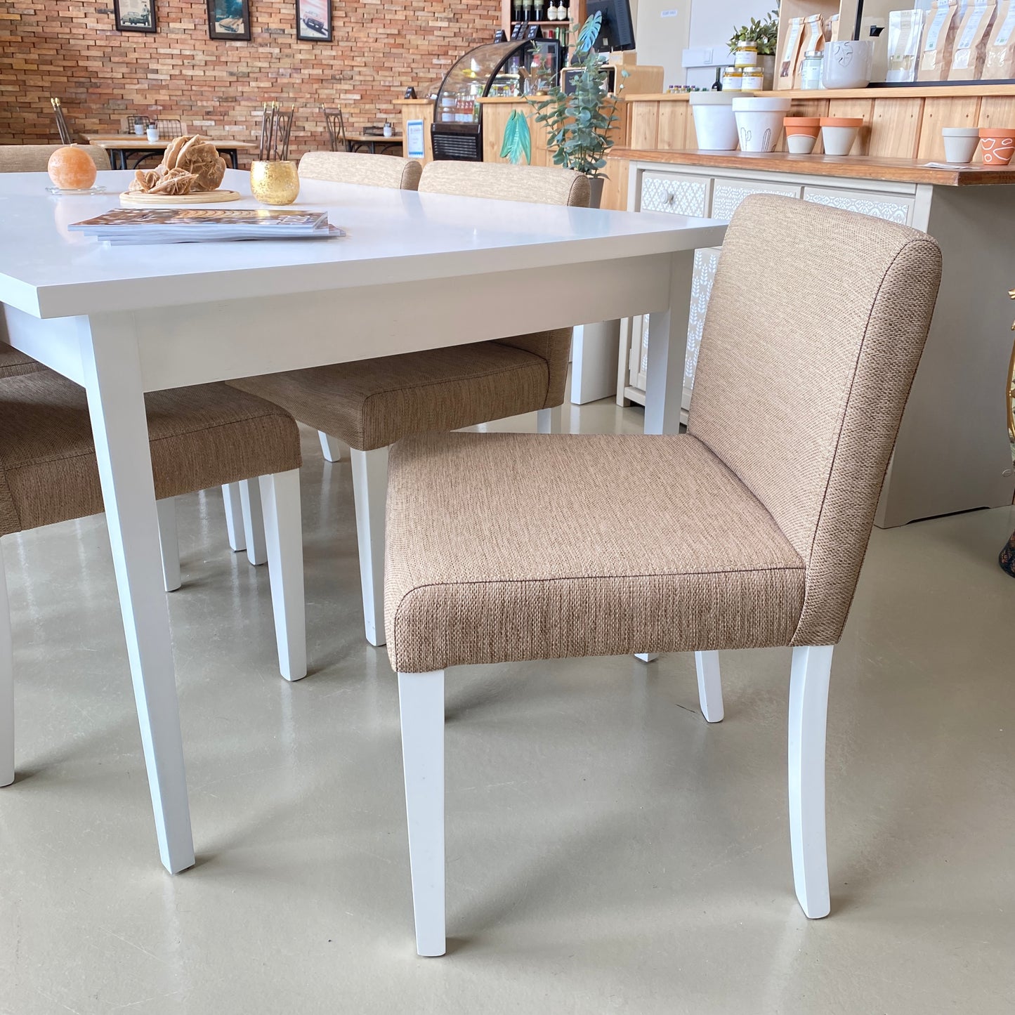 Table & Chairs