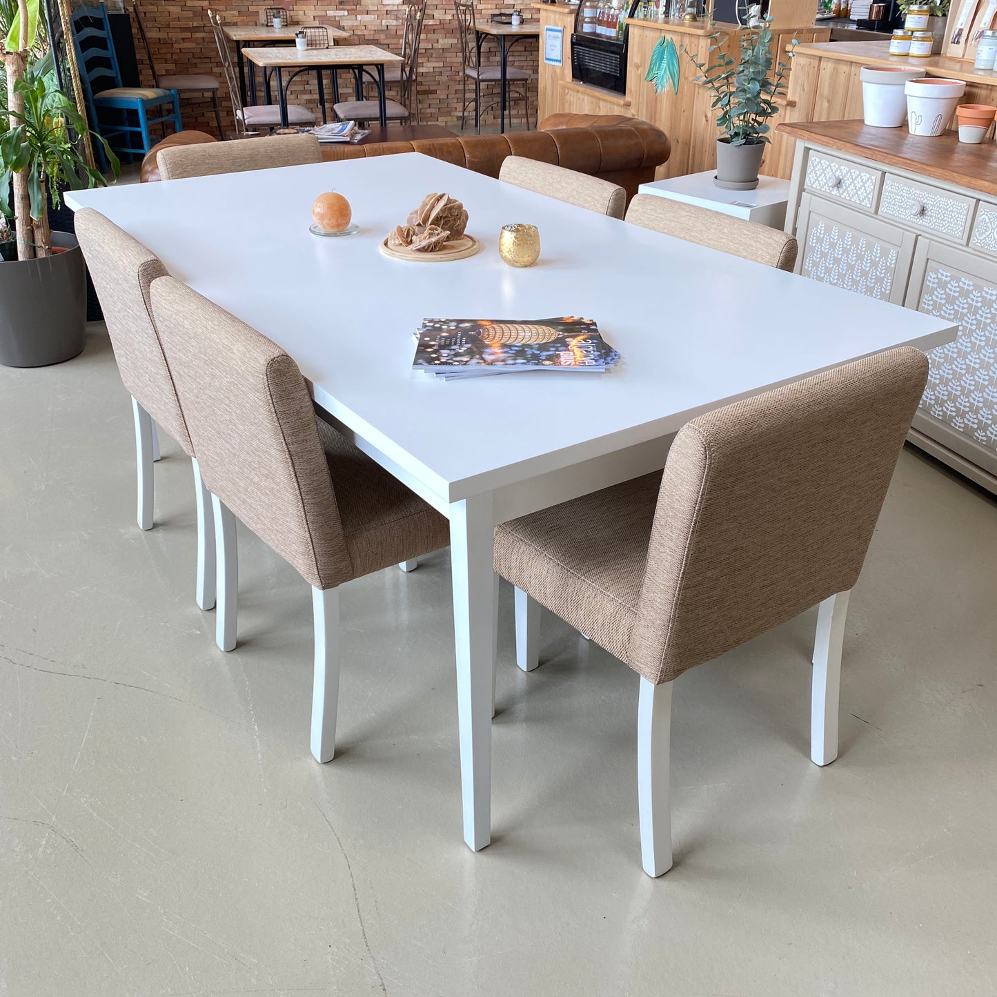 Table & Chairs