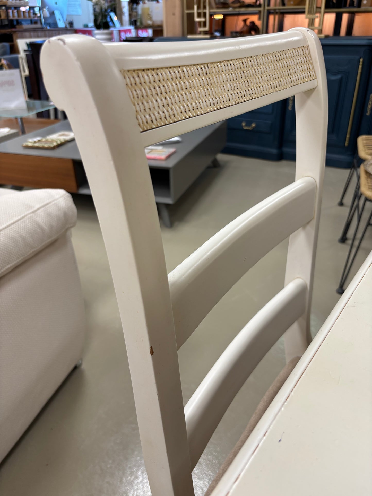 Table & Chairs