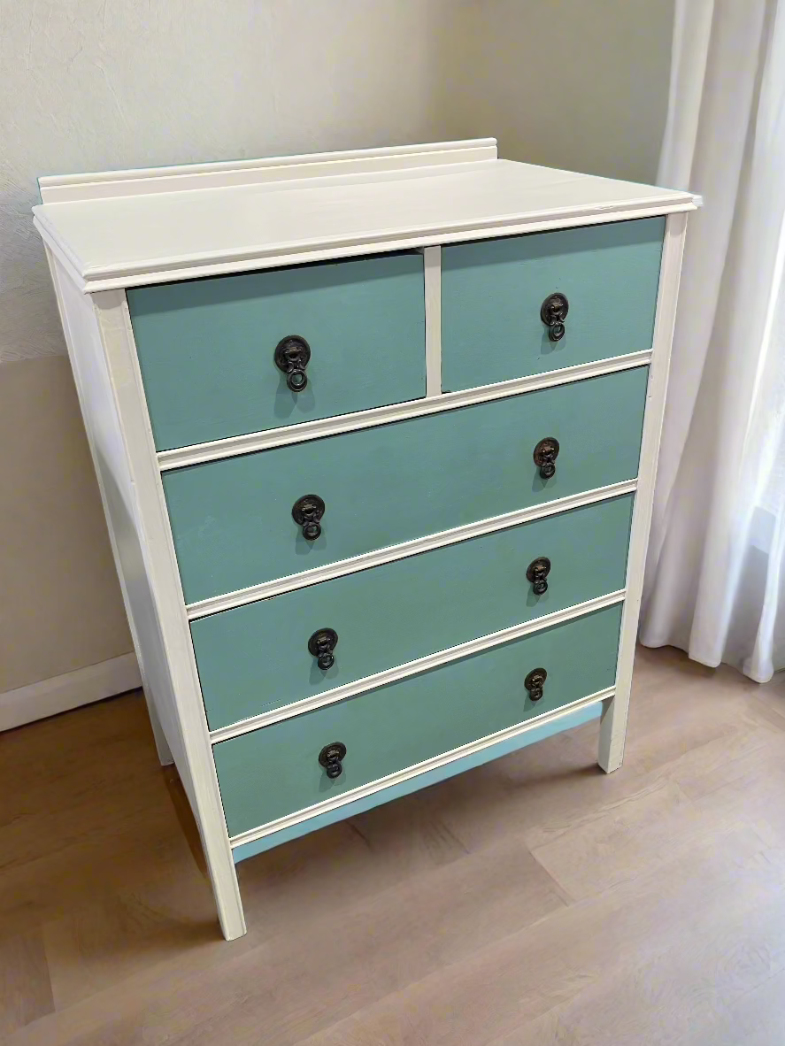 Chest of drawers