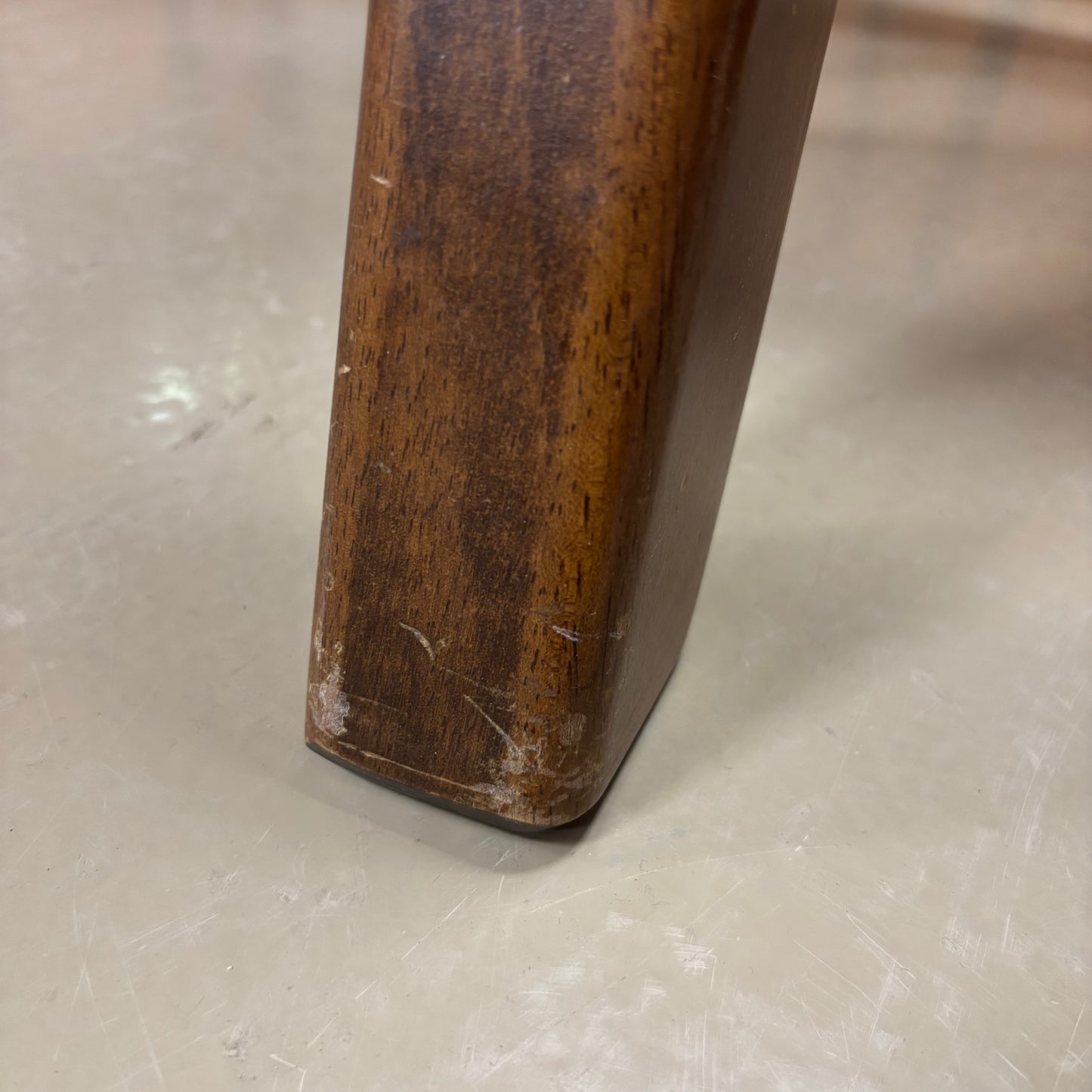 Table & Chairs