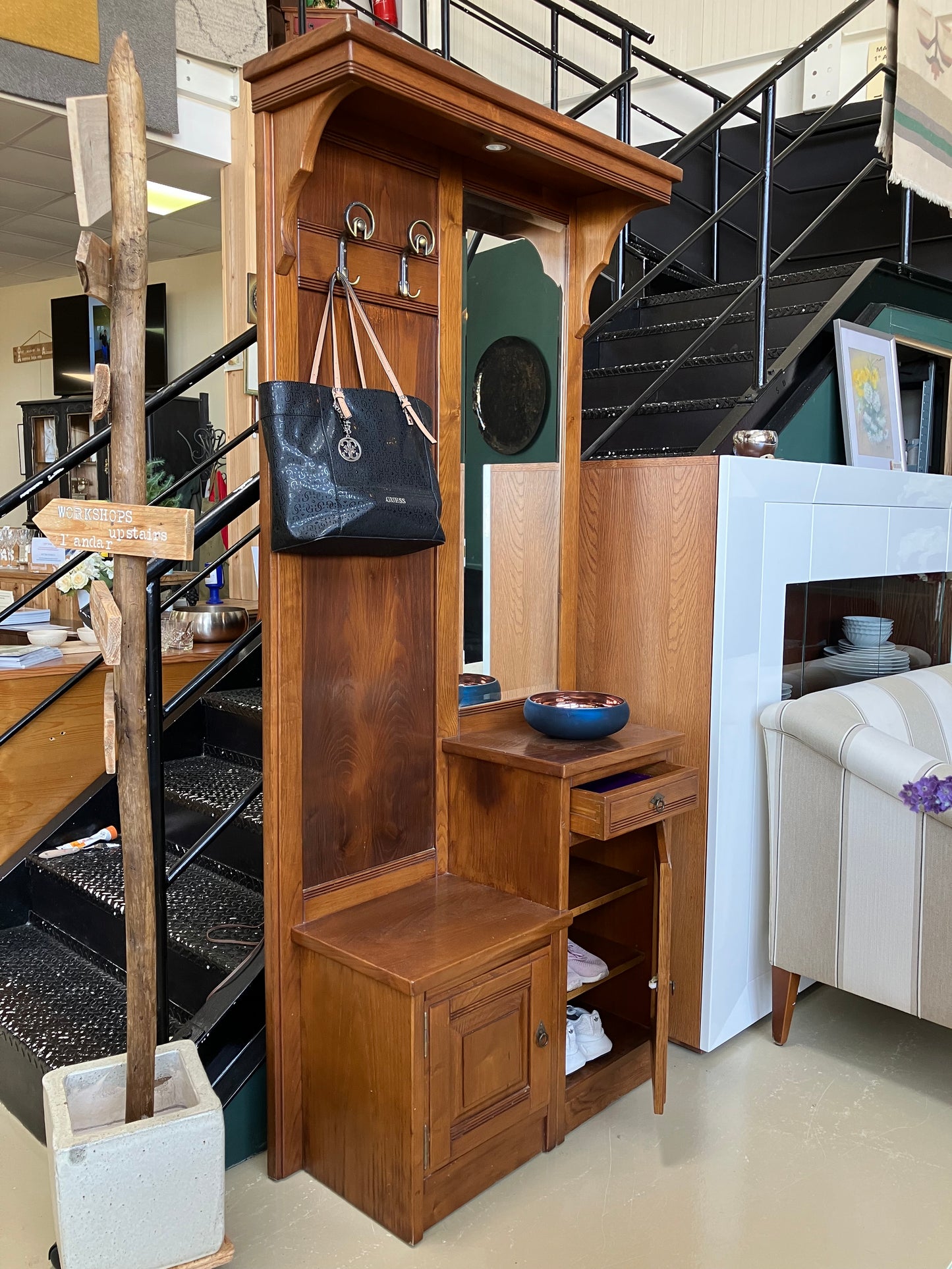 Buy Cabinet With Mirrow In The Algarve