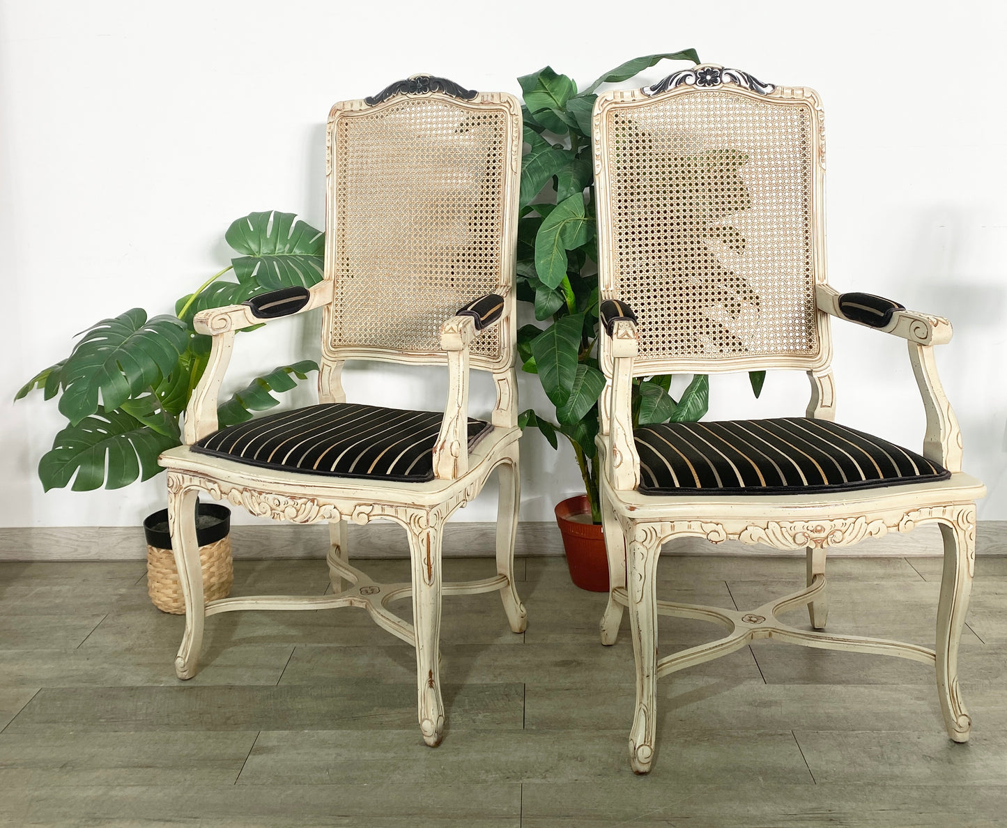 2 Chairs & 2 Carvers
