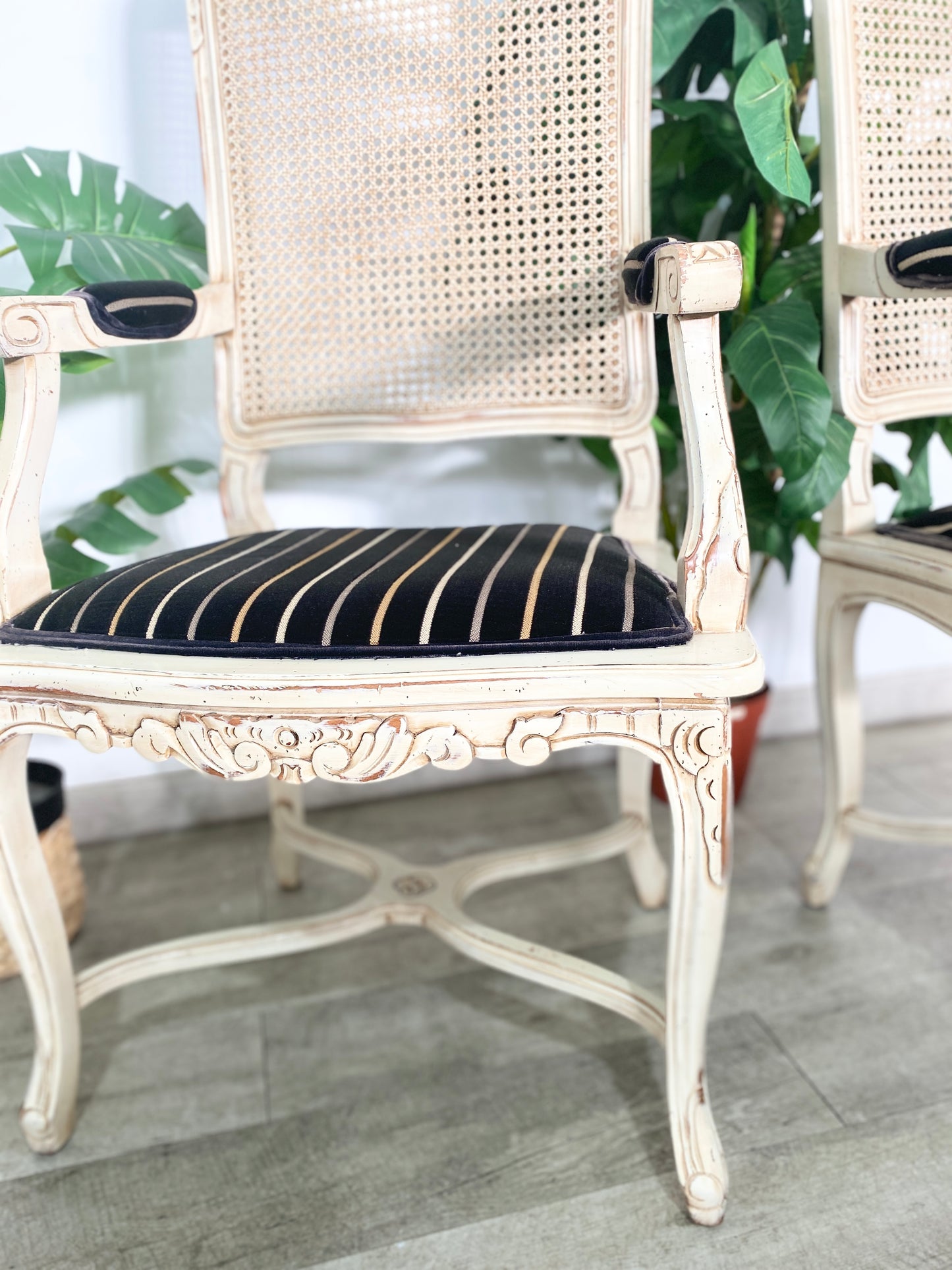 2 Chairs & 2 Carvers