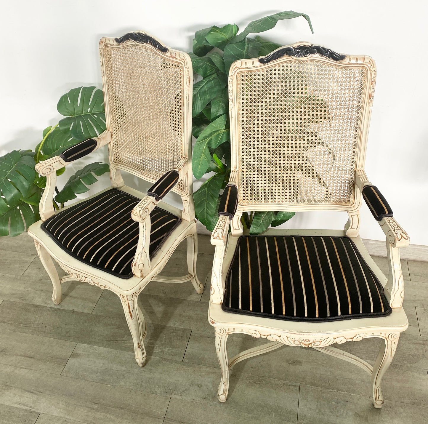 2 Chairs & 2 Carvers