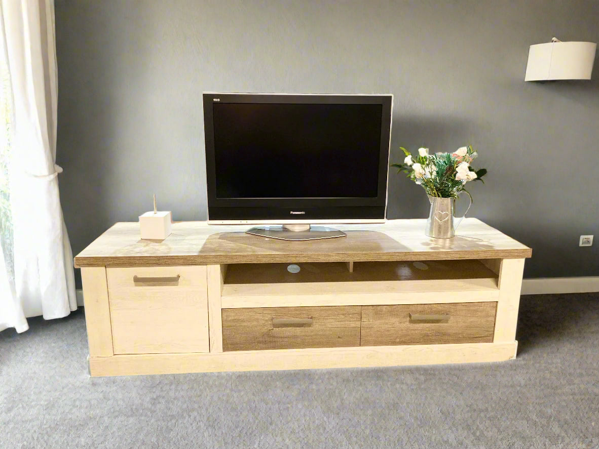 Media Unit