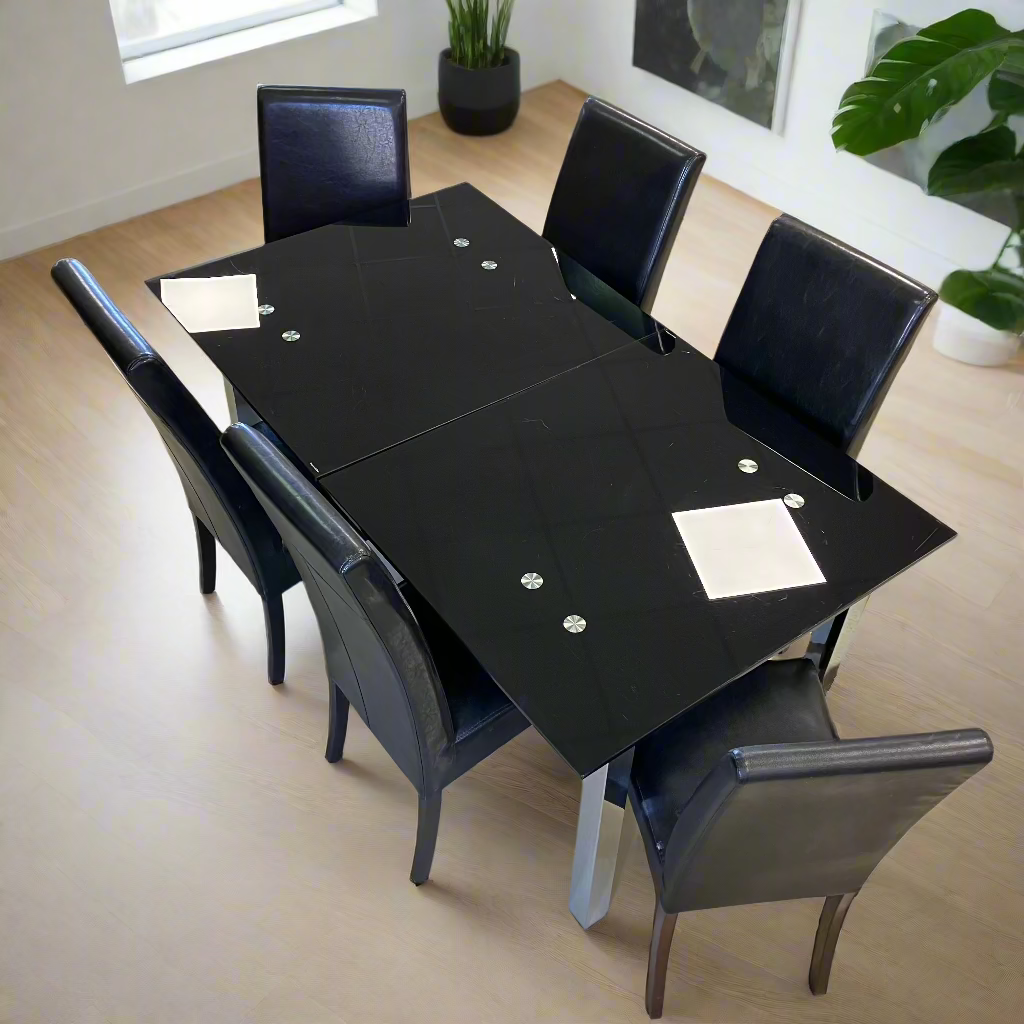Mesa e cadeiras