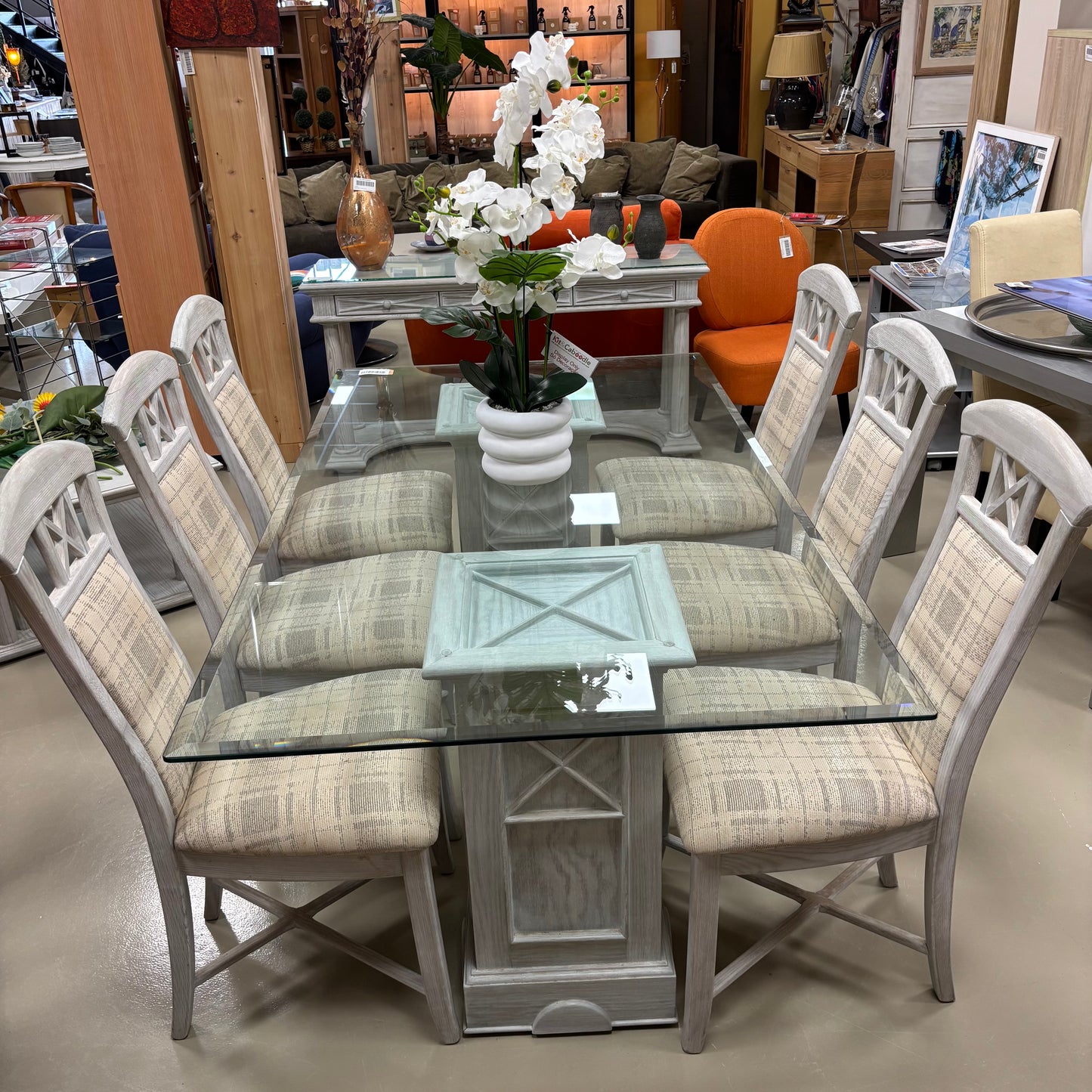 Table & Chairs