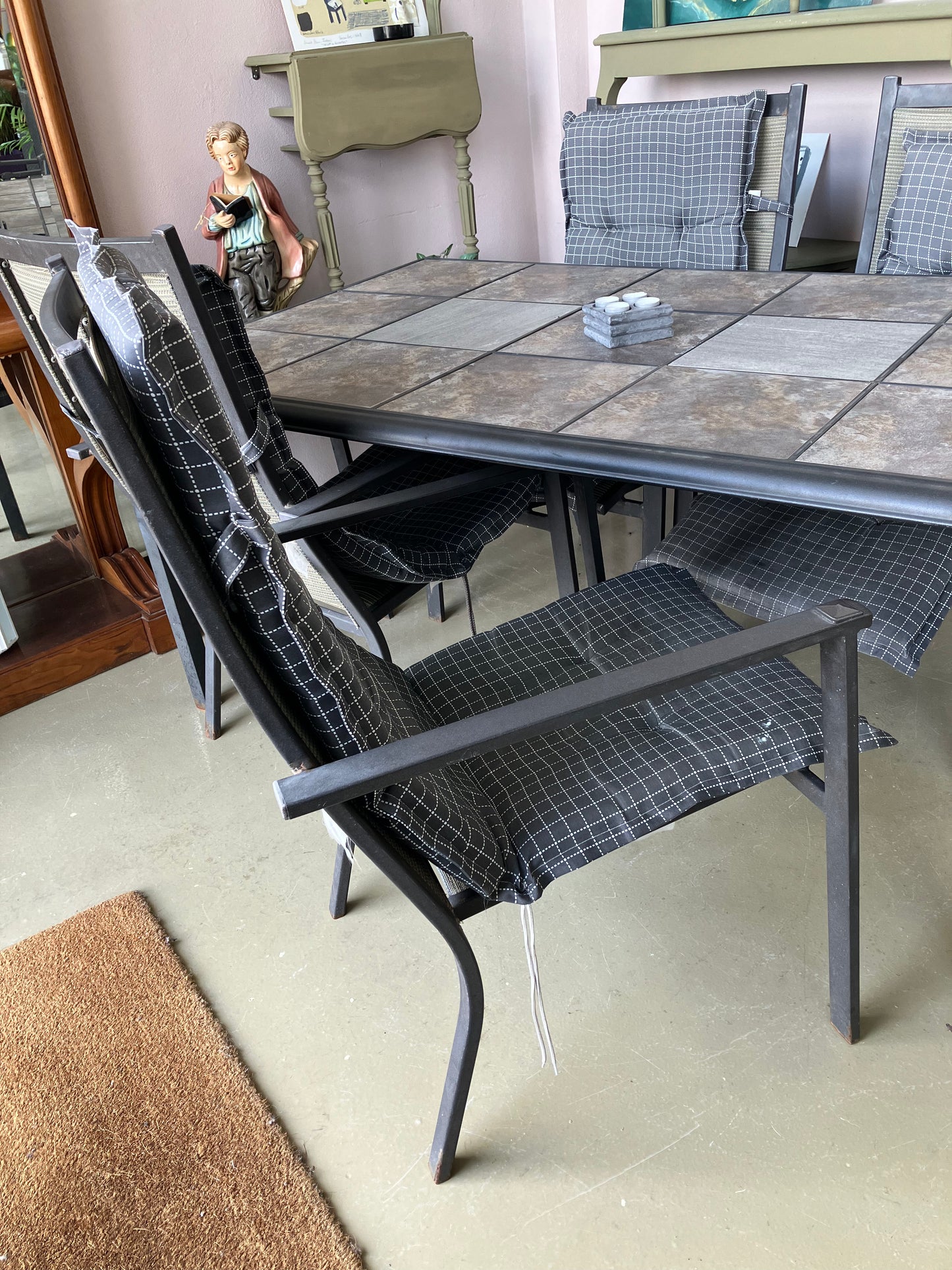Mesa e cadeiras para exterior