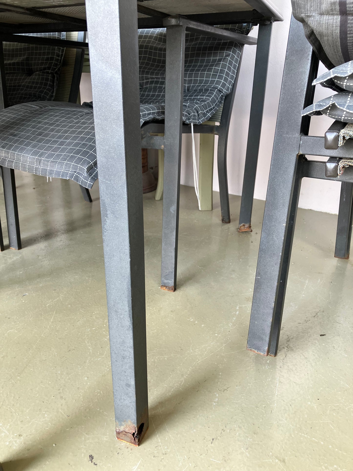 Mesa e cadeiras para exterior