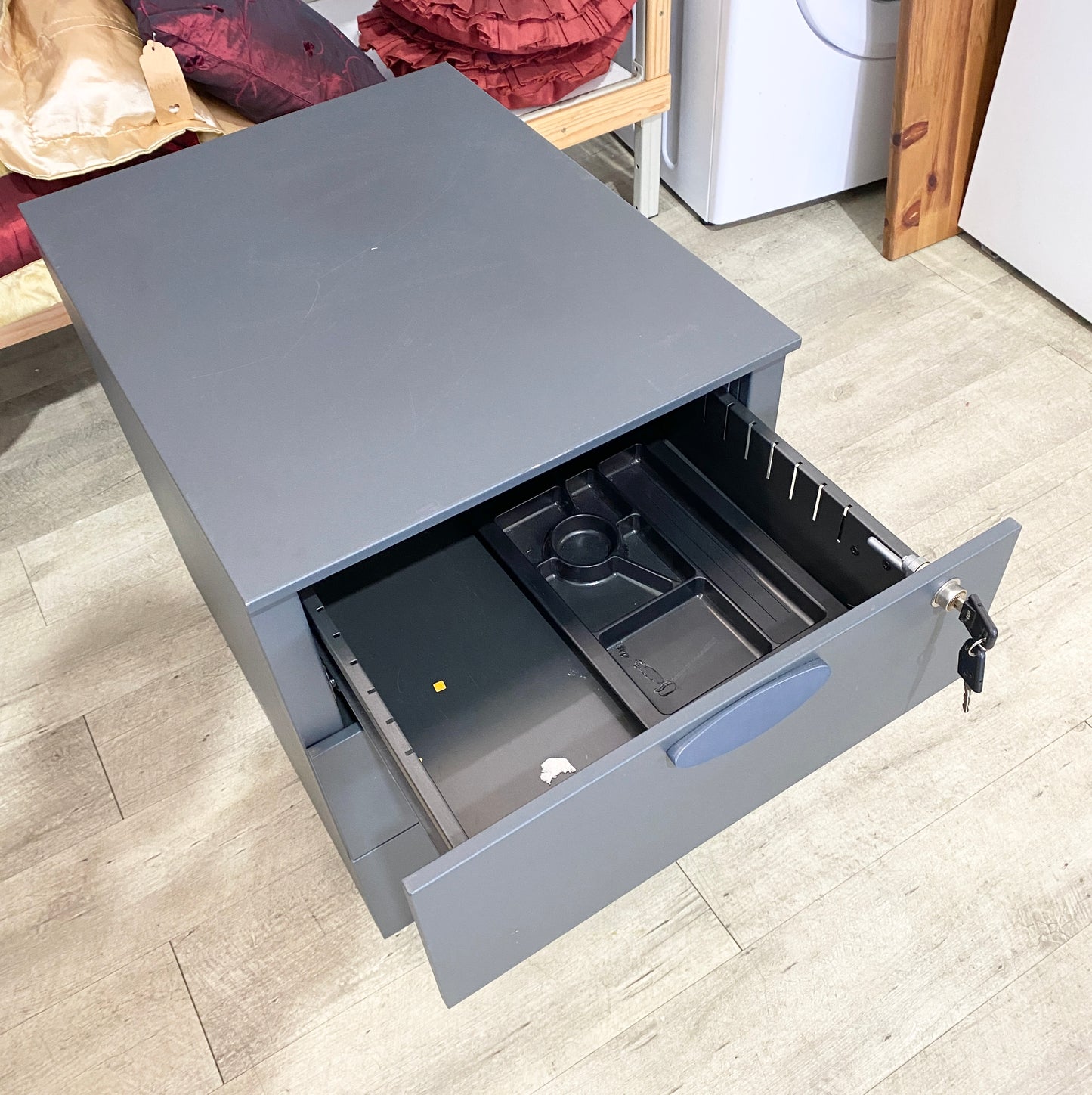 Pre owned drawer in the algarve