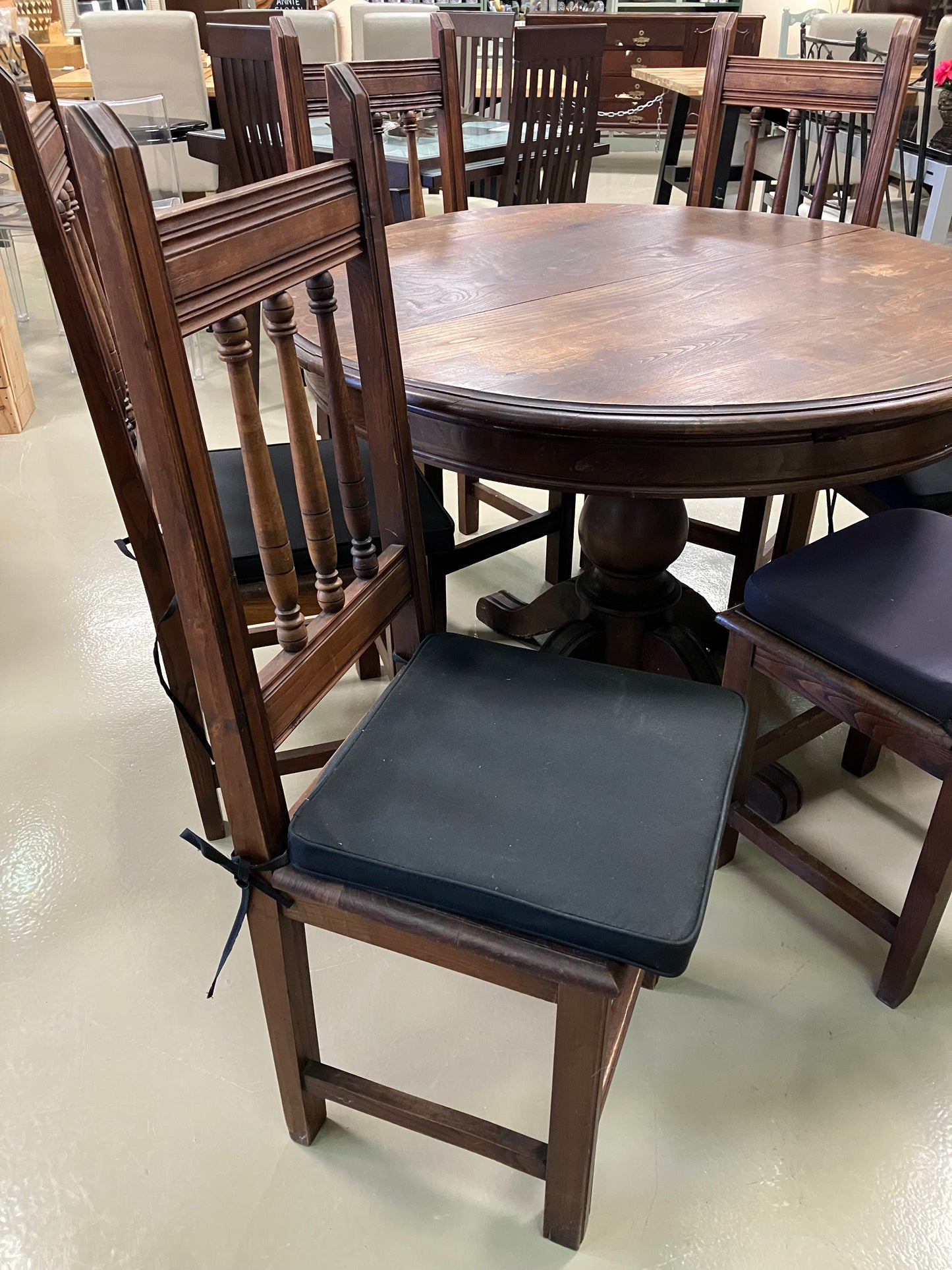 Table & Chairs