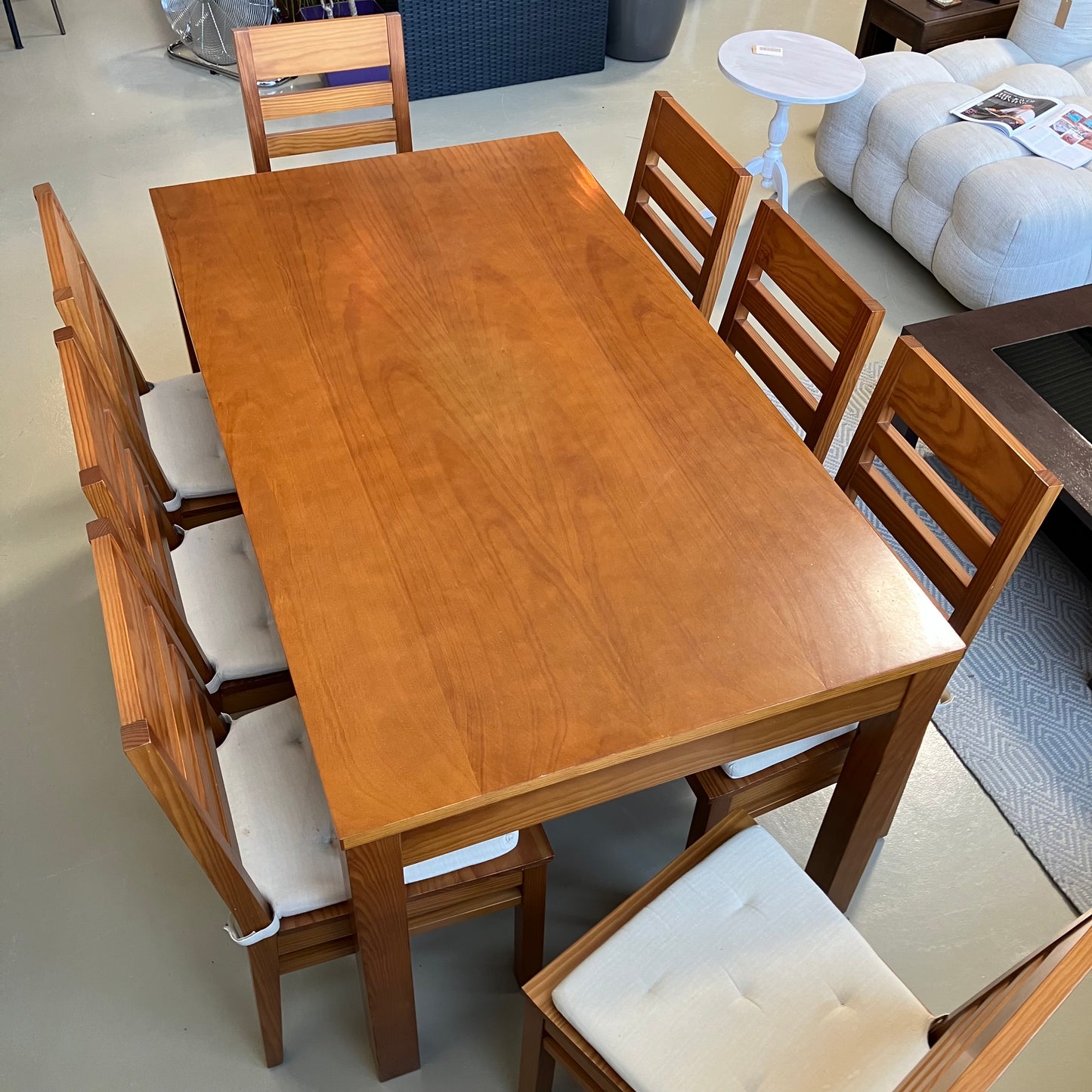 Table & Chairs