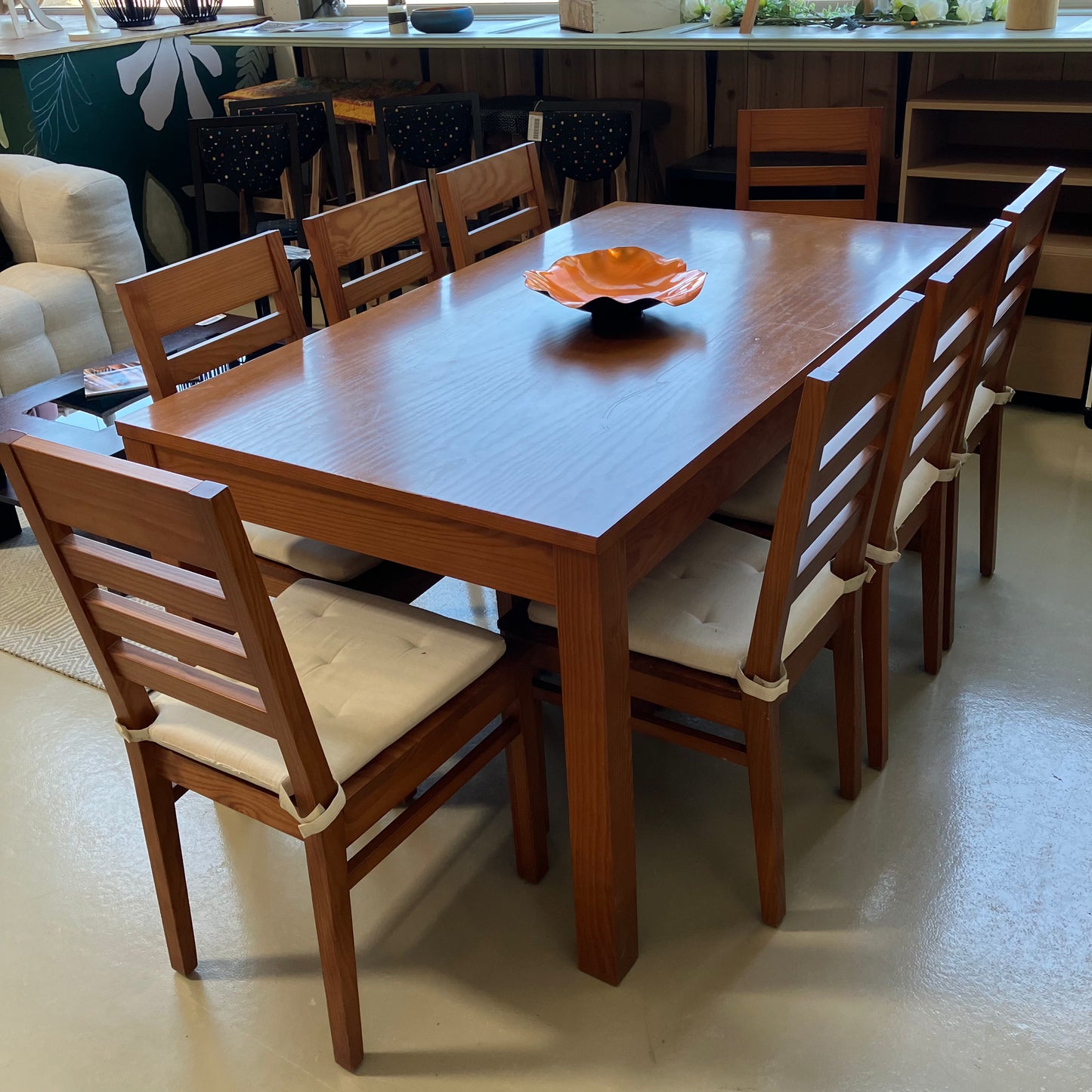 Table & Chairs