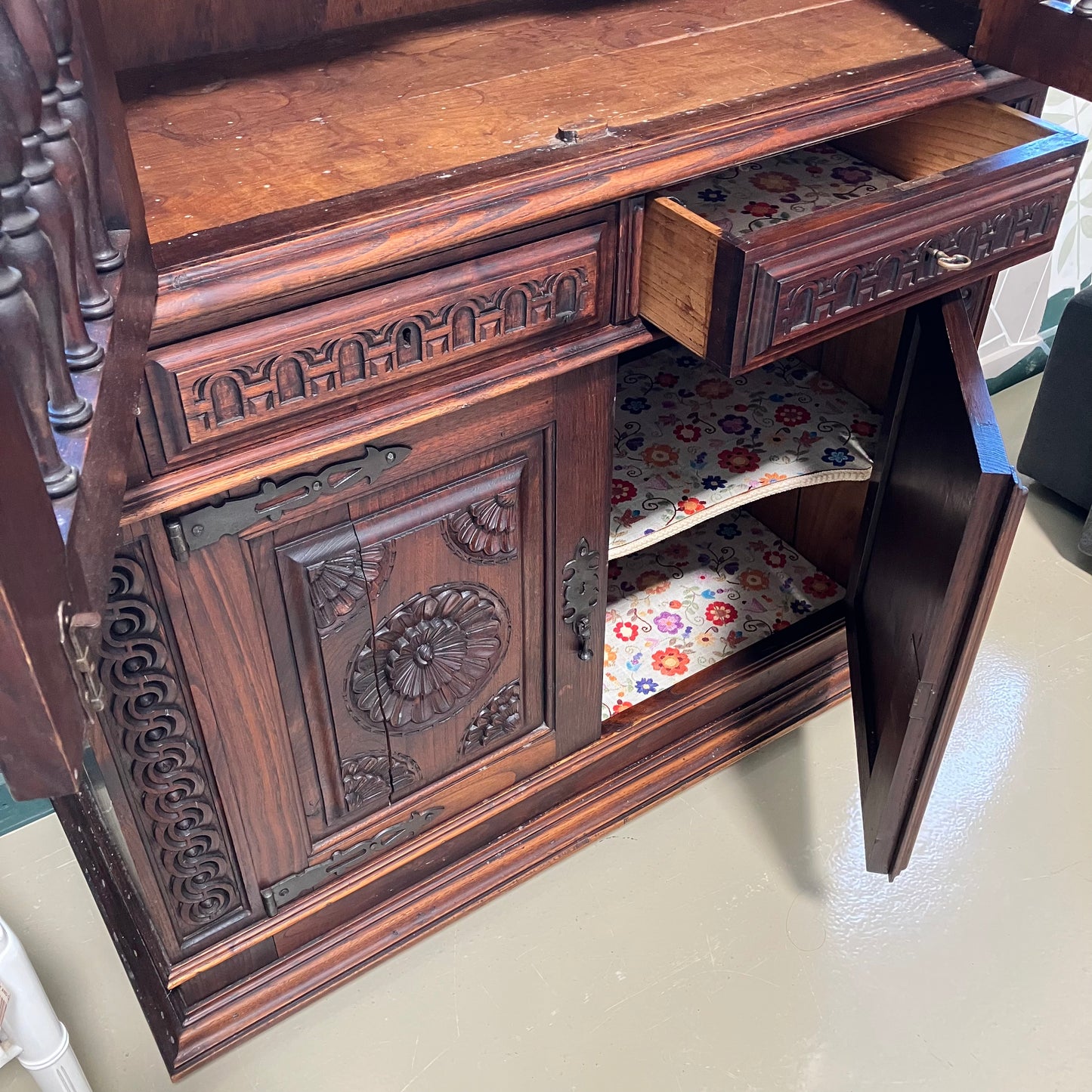 Dresser