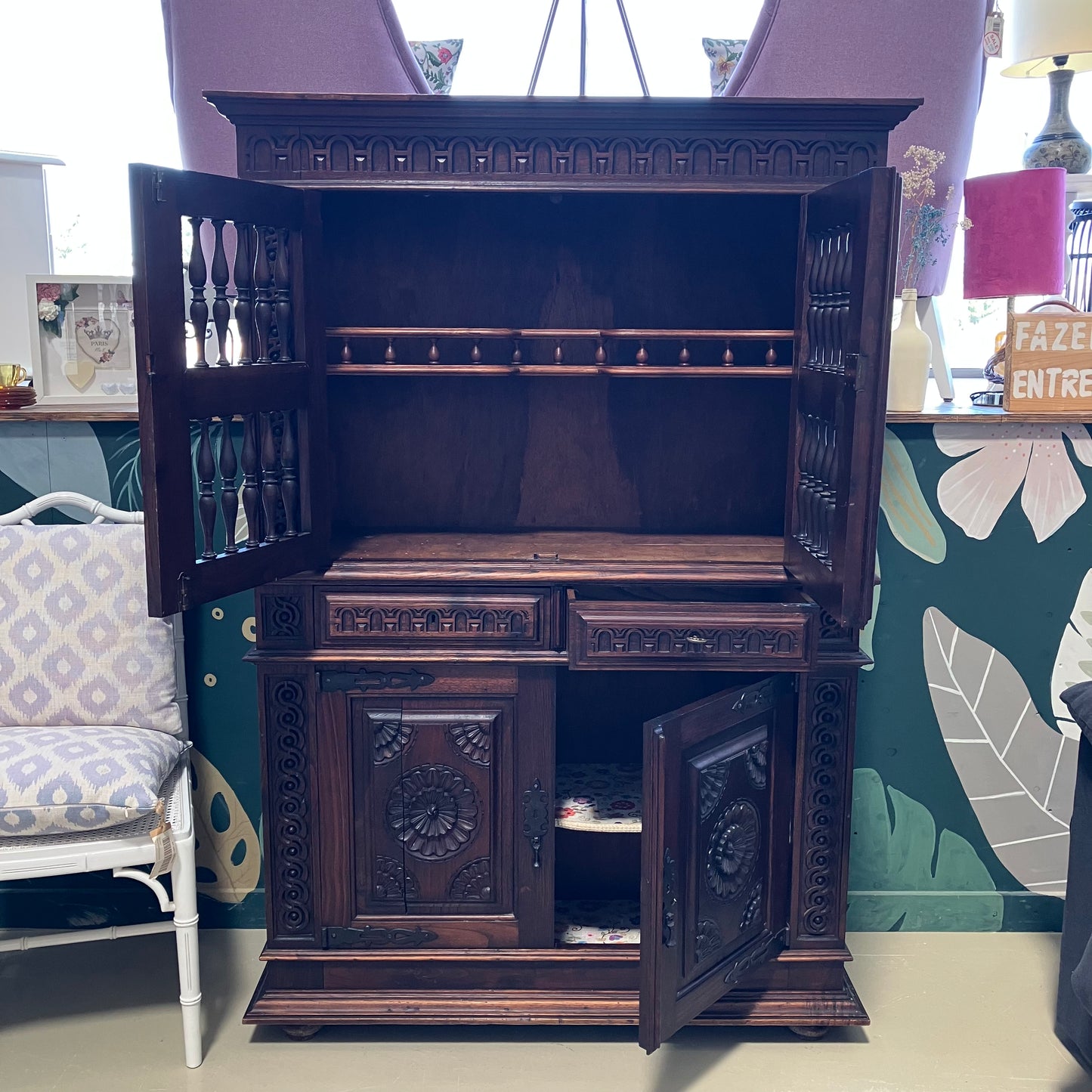 Dresser