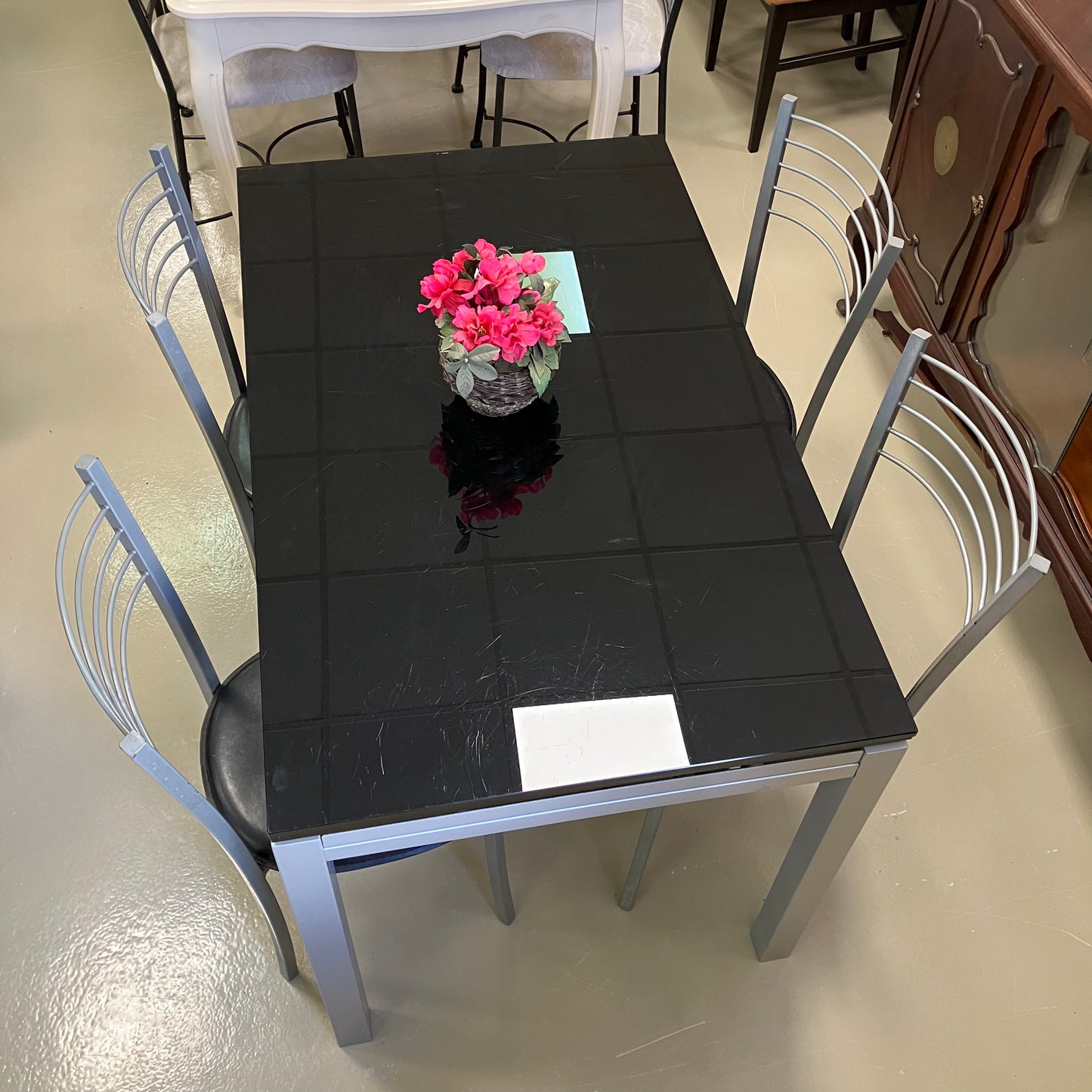 Table & Chairs
