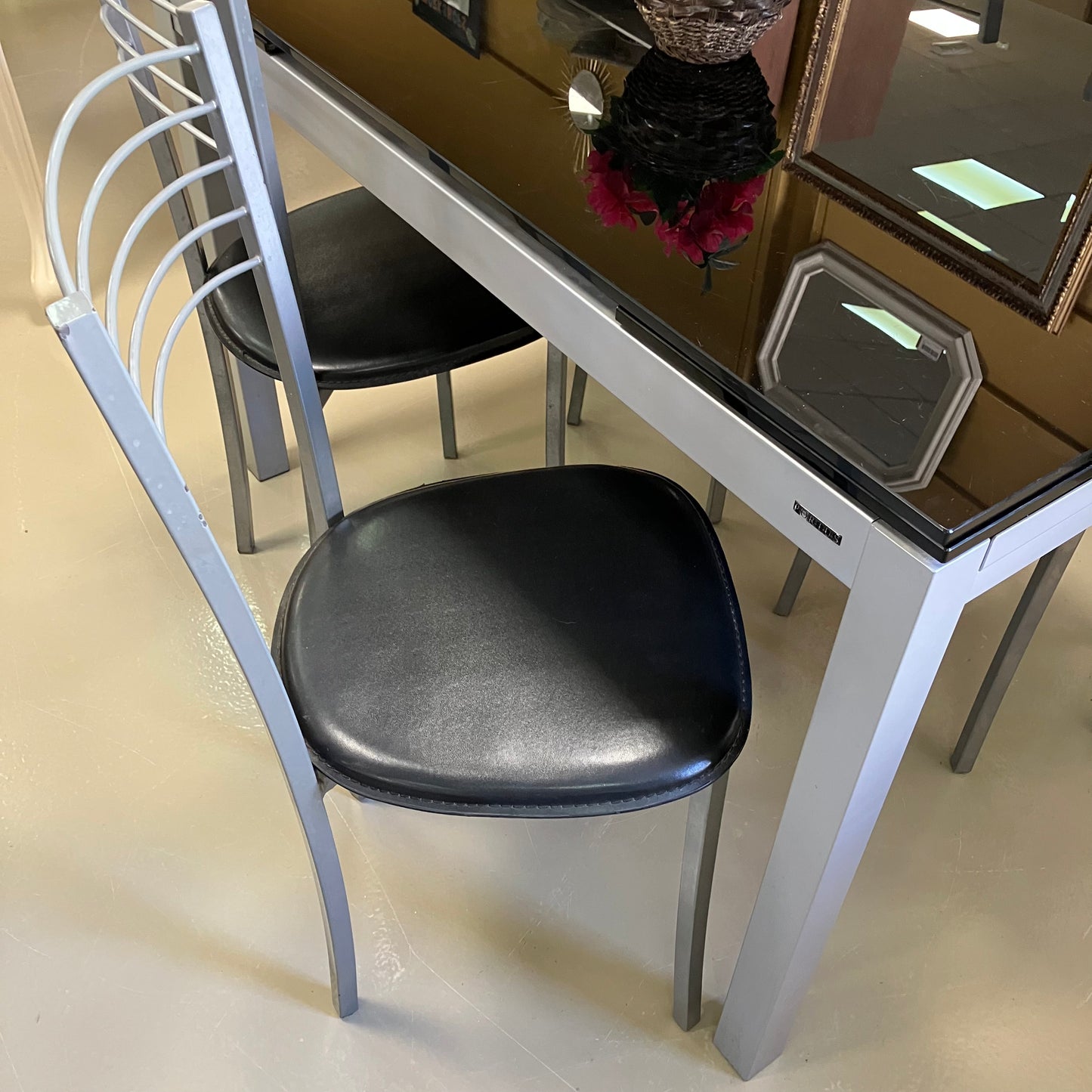 Table & Chairs