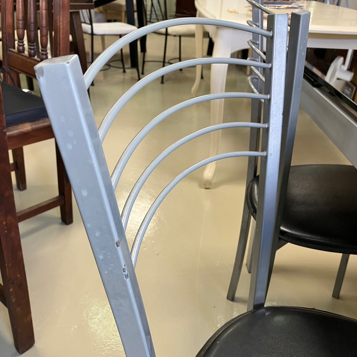 Table & Chairs