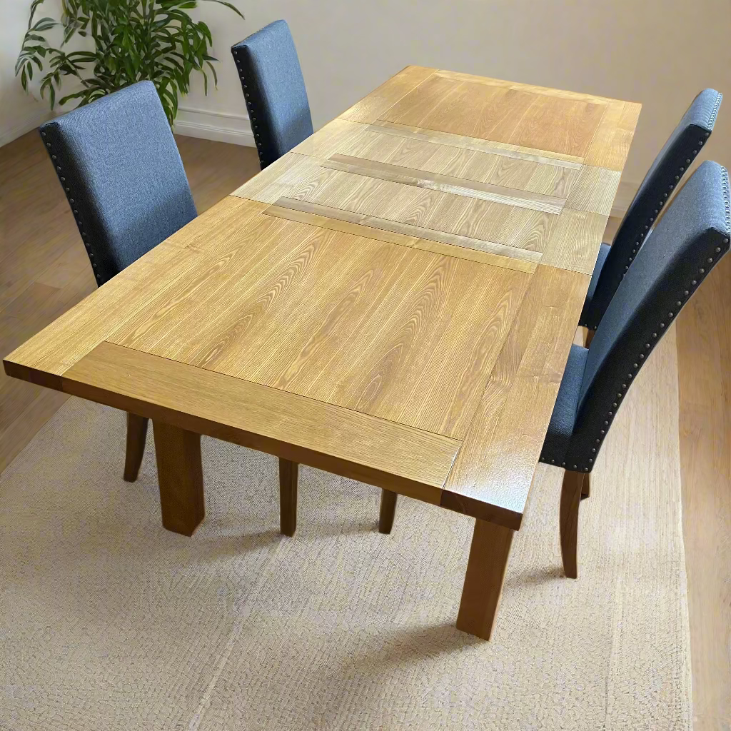 Table & Chairs