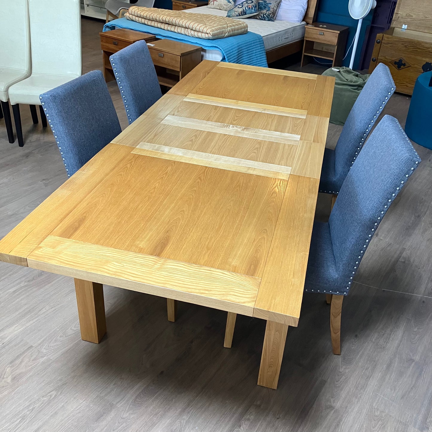 Table & Chairs