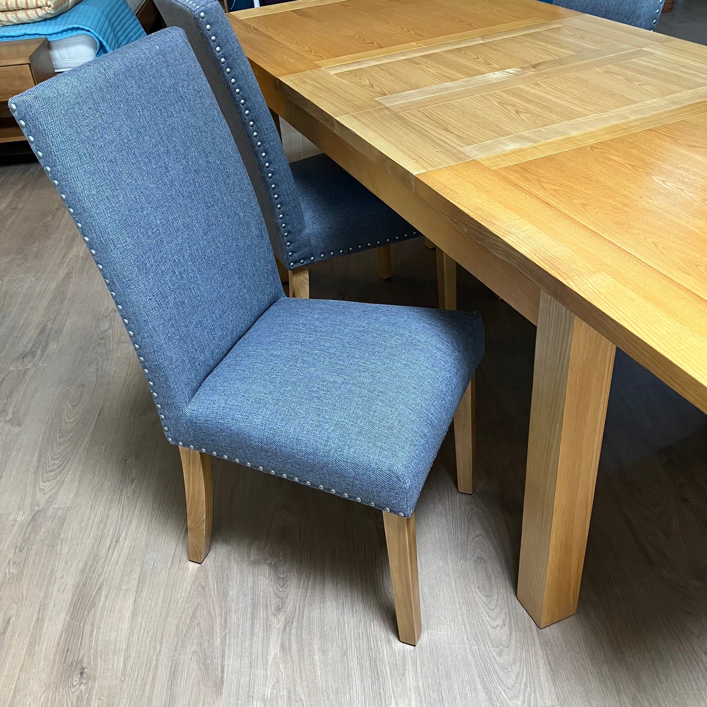 Table & Chairs