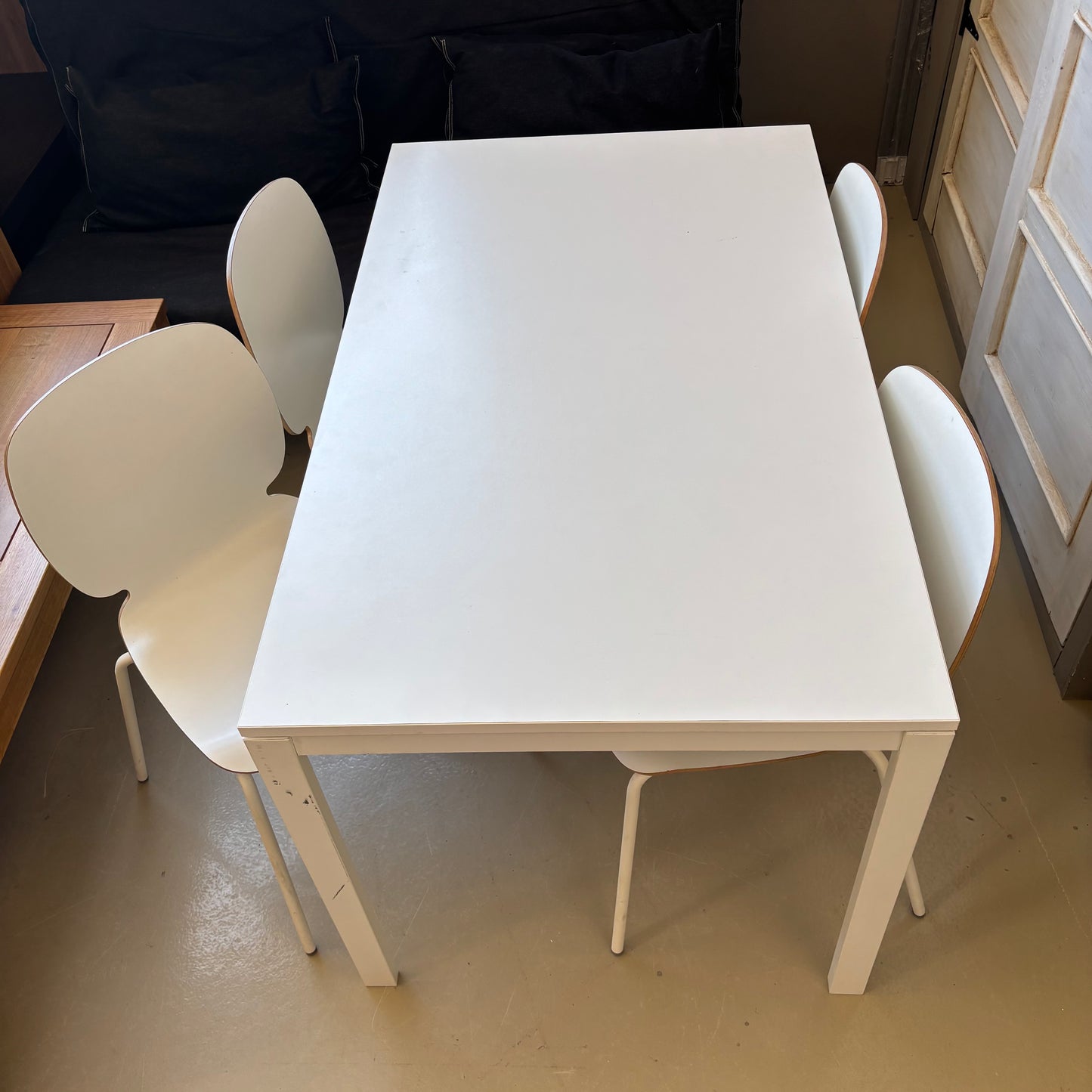 Table & Chairs
