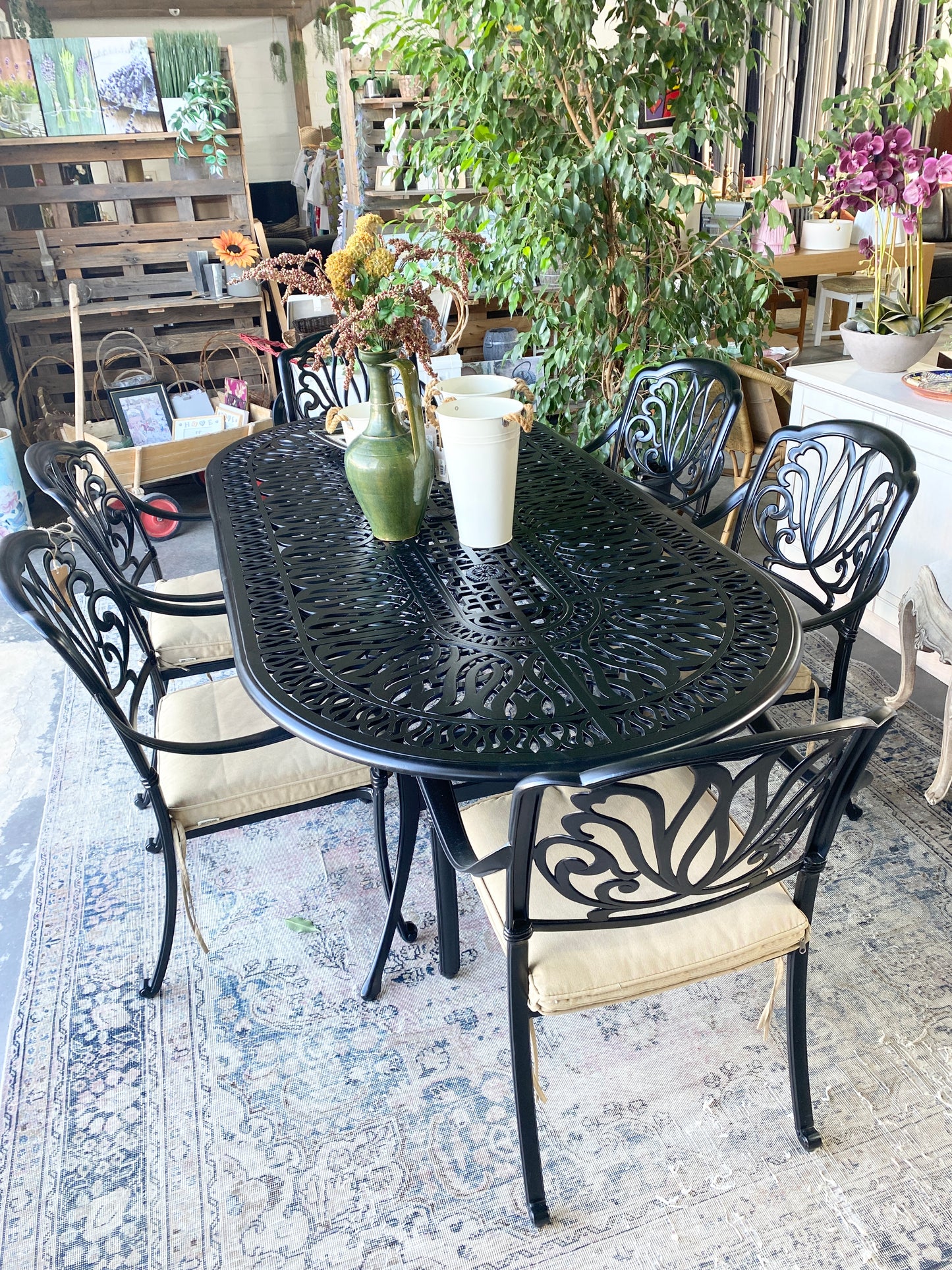 Table & Chairs