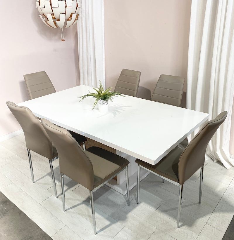 Dining Table & Chairs