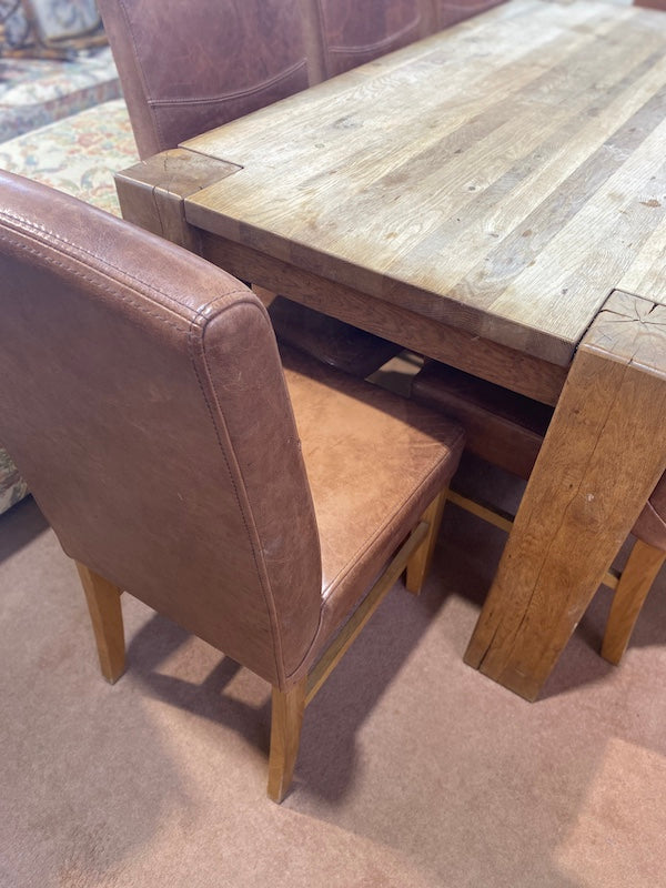 Mesa de jantar co 8 cadeiras