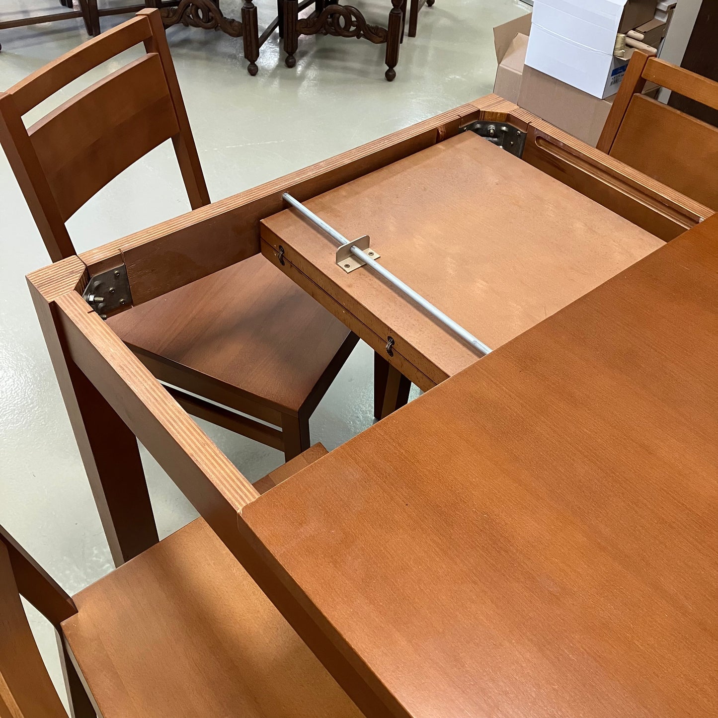Table & Chairs