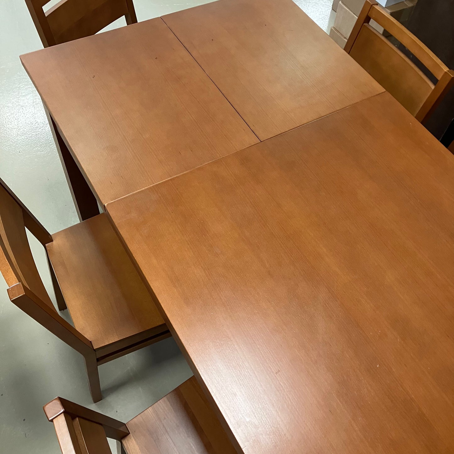 Table & Chairs