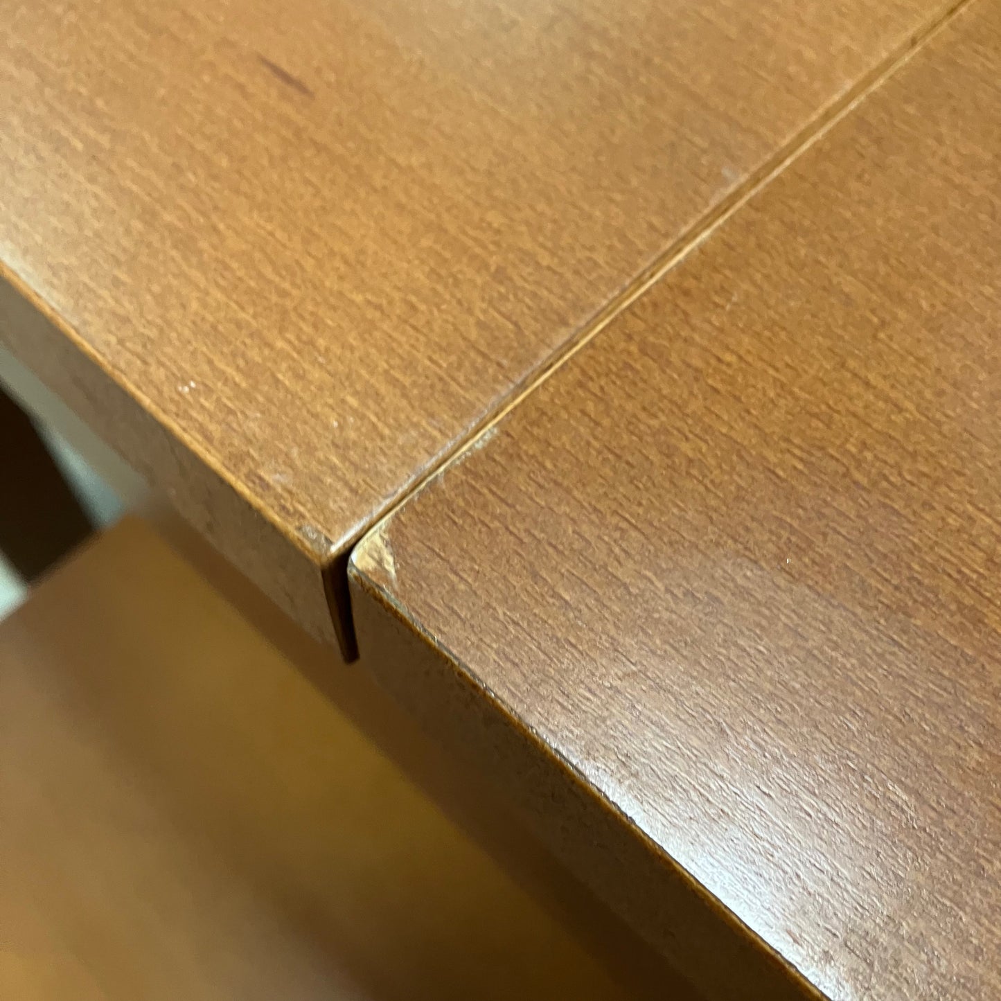 Table & Chairs
