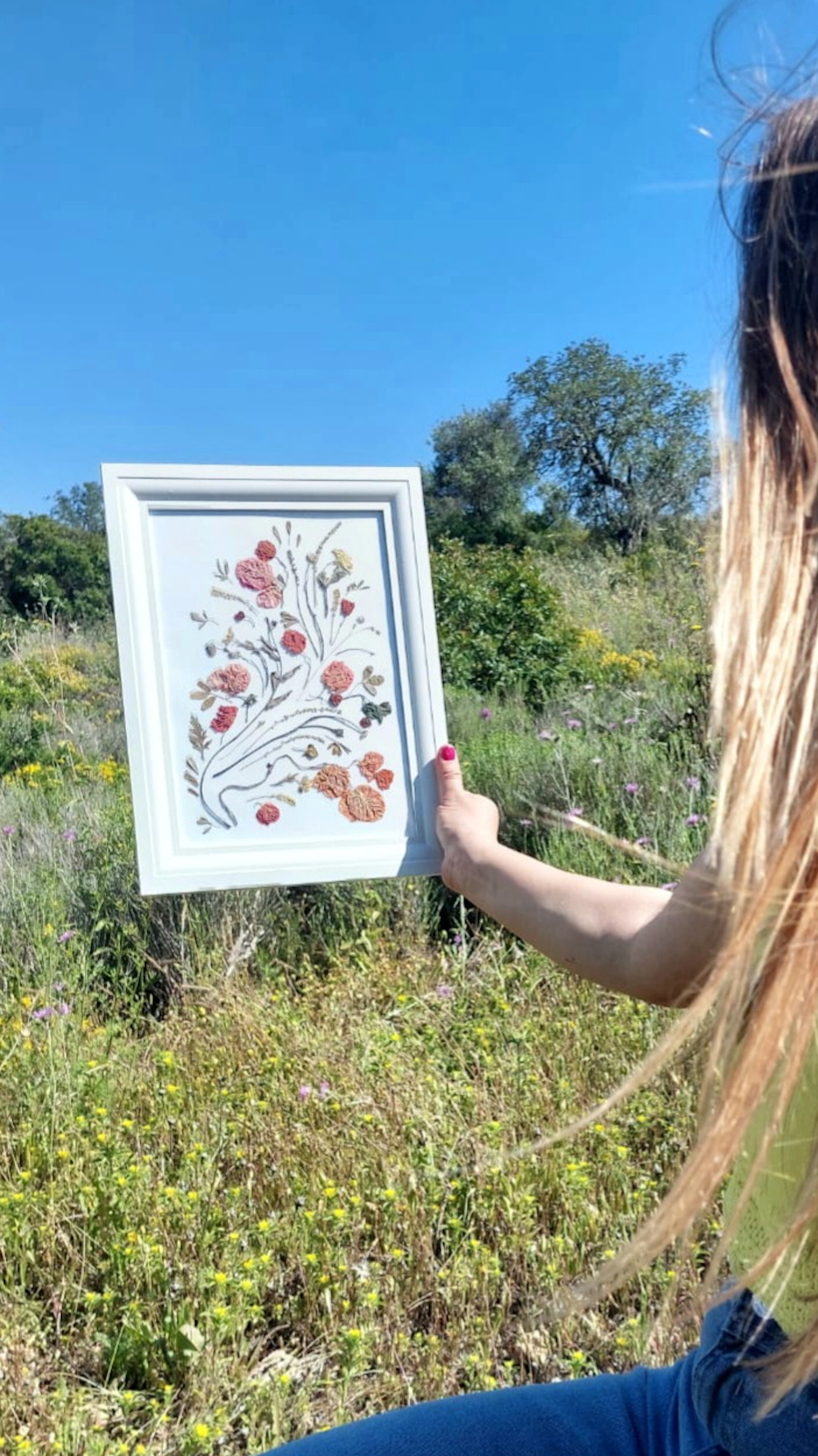 Pressing Flowers and Creating a Decorative Frame. 15th & 29th November. ALCANTARILHA