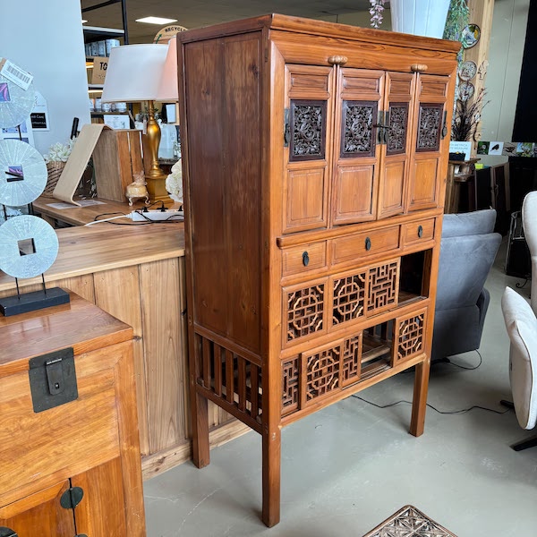 Dresser / Cabinet