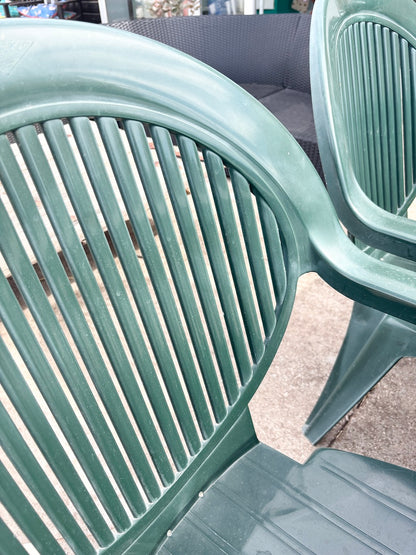 Table & Chairs