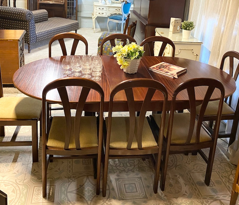 Dining Table & Chairs