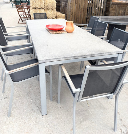 Table & Chairs