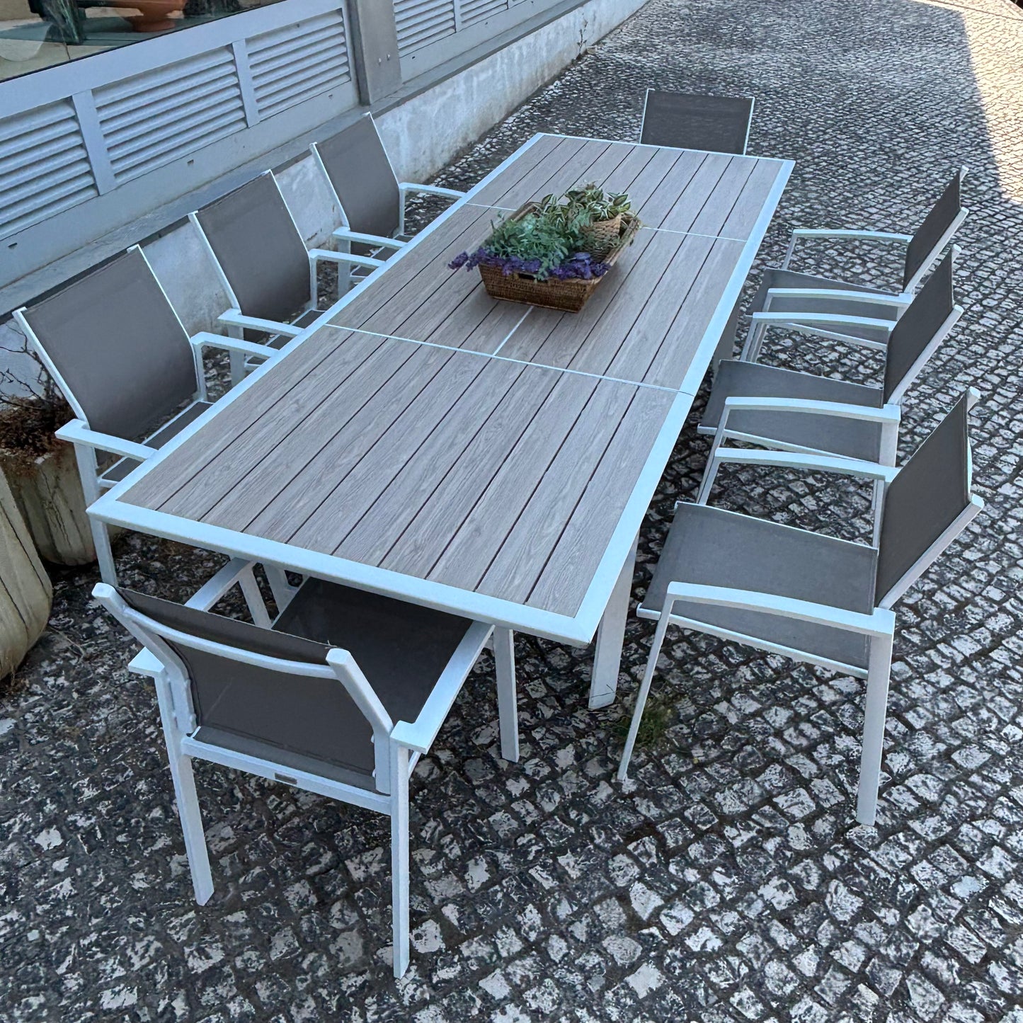 Table & Chairs