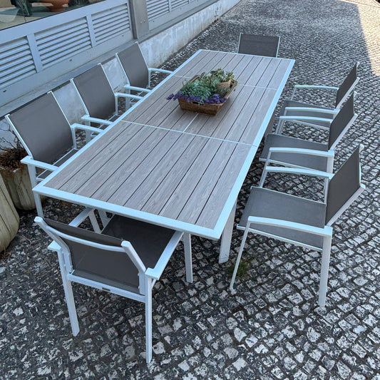 Table & Chairs