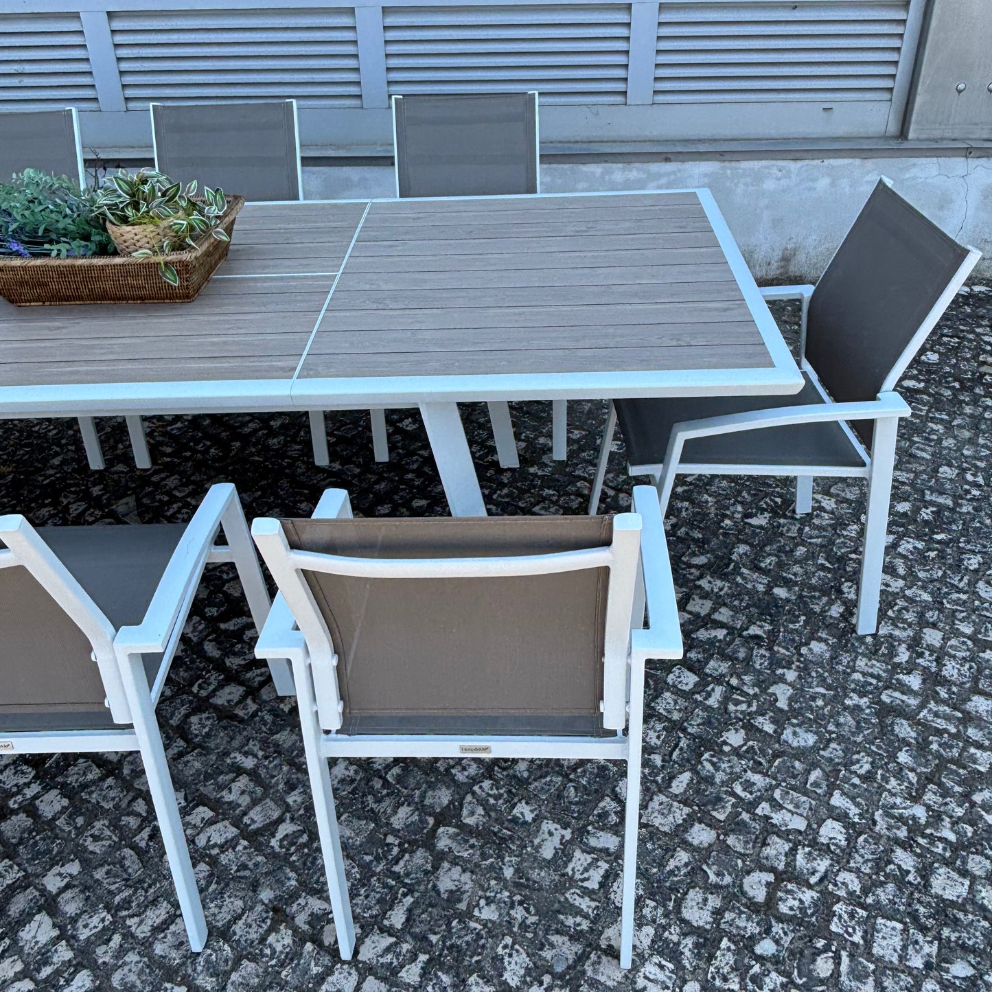 Table & Chairs