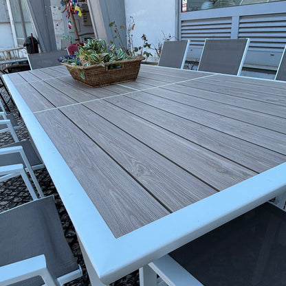 Table & Chairs
