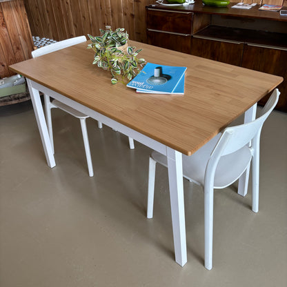 Table & Chairs