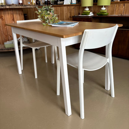 Table & Chairs