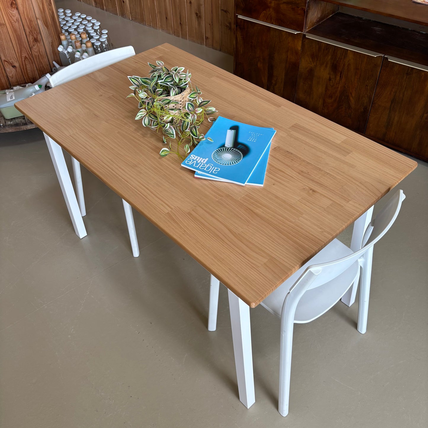 Table & Chairs