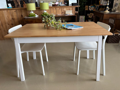 Table & Chairs