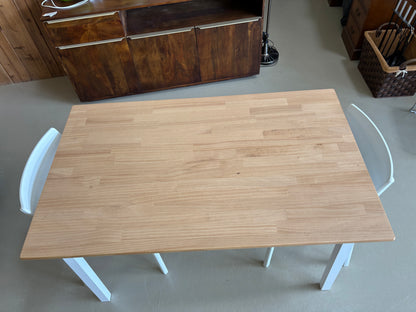 Table & Chairs