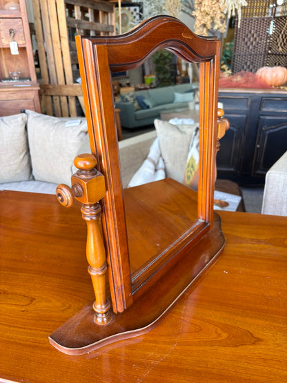 Swivel mirror