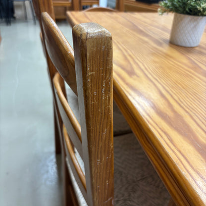 Table & Chairs
