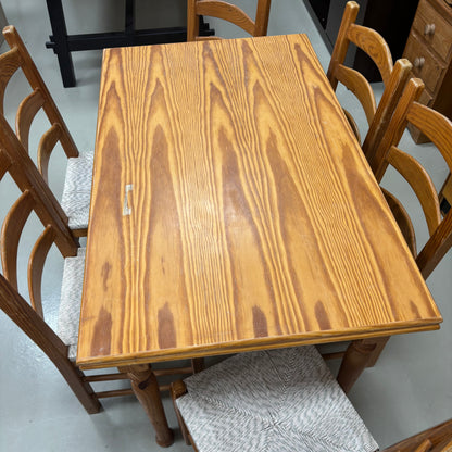 Table & Chairs